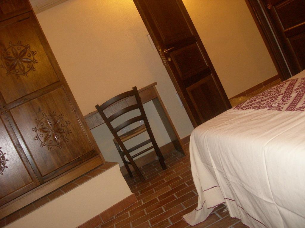 Agriturismo Battaglia Villamassargia Cameră foto