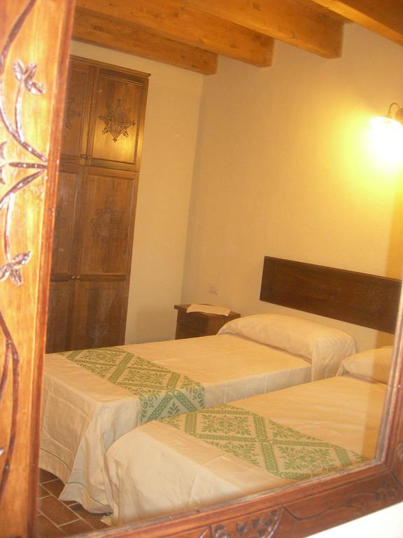 Agriturismo Battaglia Villamassargia Cameră foto