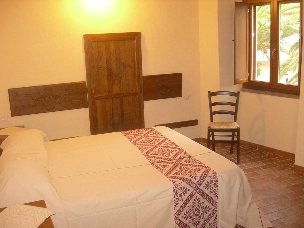 Agriturismo Battaglia Villamassargia Cameră foto