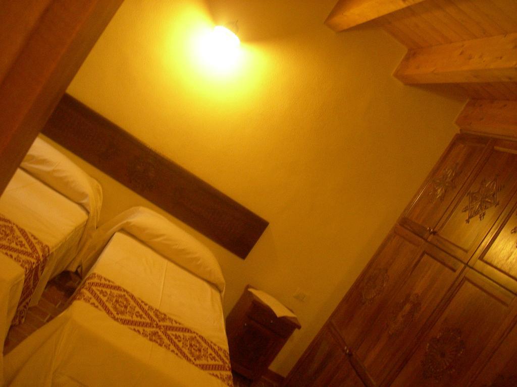 Agriturismo Battaglia Villamassargia Cameră foto